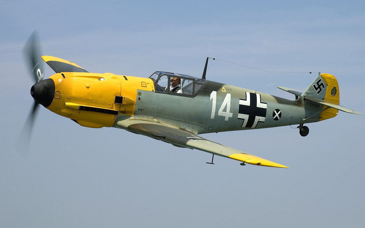 P-51 Mustang, singlle-seat, single-wing, single-engine, fighter